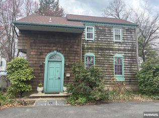 275 Midland Ave, River Edge, NJ 07661