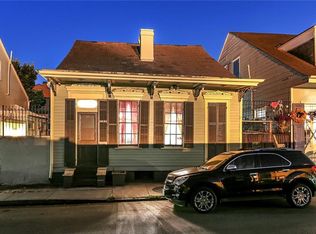 1030 Burgundy St, New Orleans, LA 70116