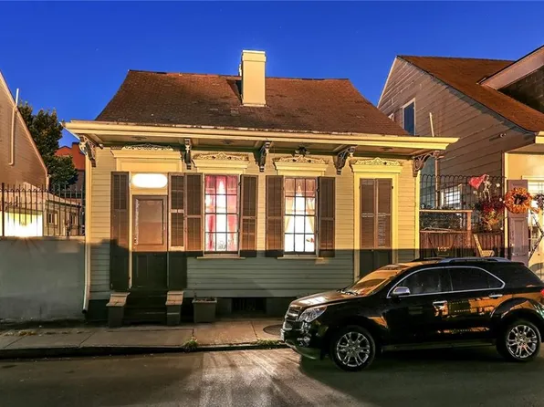 1030 Burgundy St, New Orleans, LA 70116