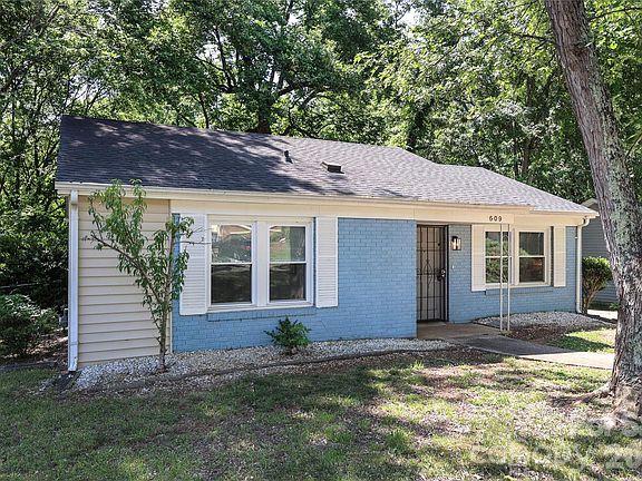 2nd image of 609 Fawnbrook Ln
