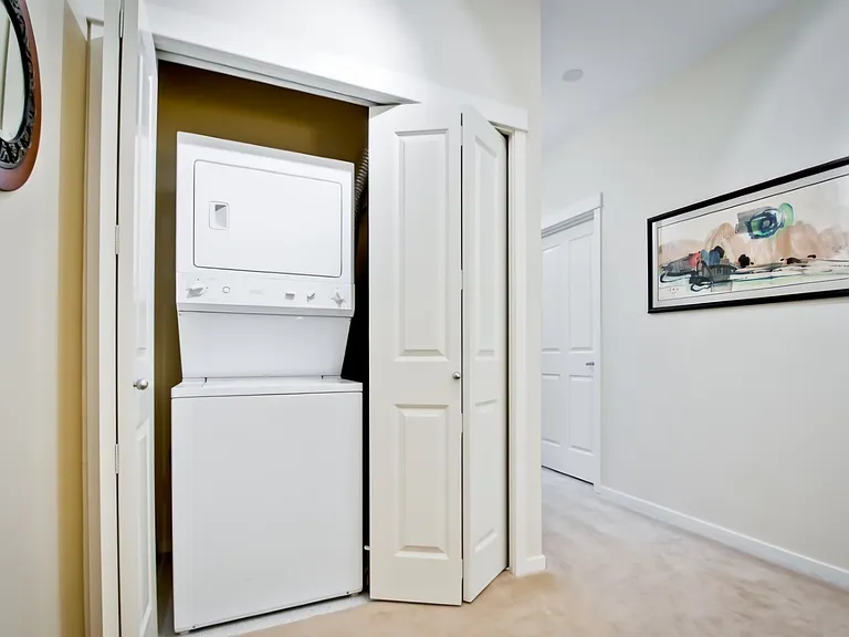 118 107th Ave NE #B403 — Photo 12