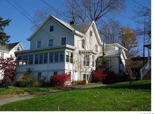 39 Maple St, Walden, NY 12586