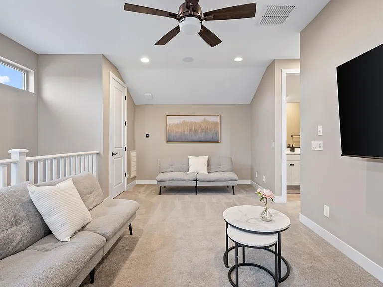 1934 E Wisteria Dr — Photo 17