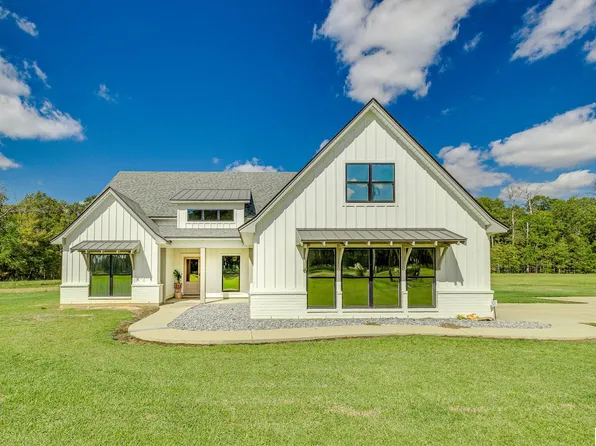 319 Prairie Rd, Columbia, LA 71418