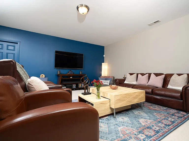 1606 Morehead Hill Ct — Photo 13