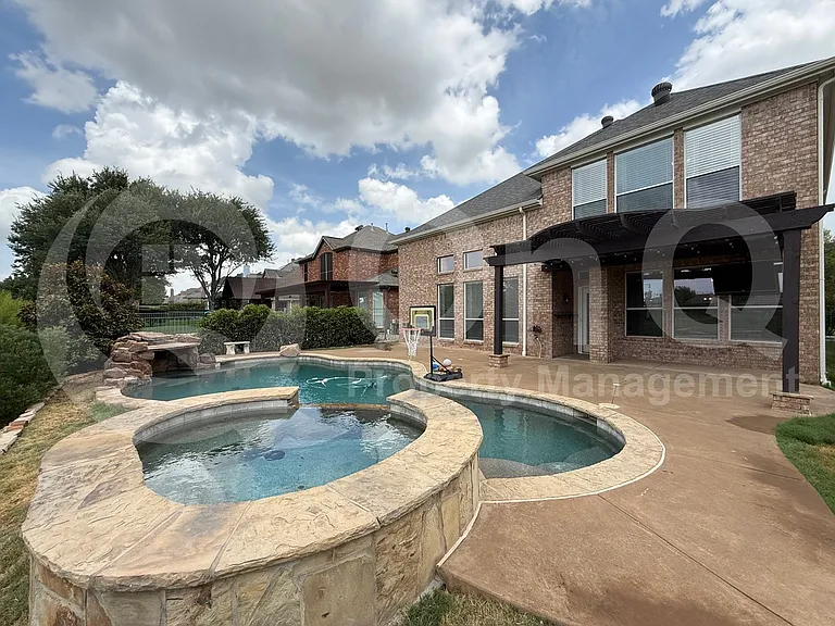 11281 Balcones Dr — Photo 26