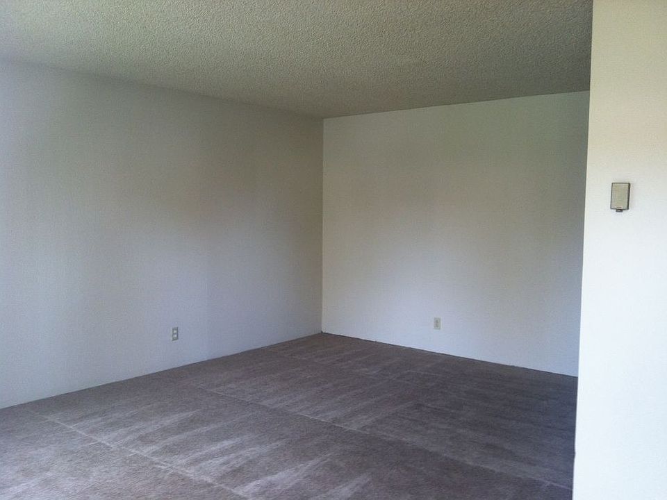 1st image of 1633 Brookvale Dr APT 1