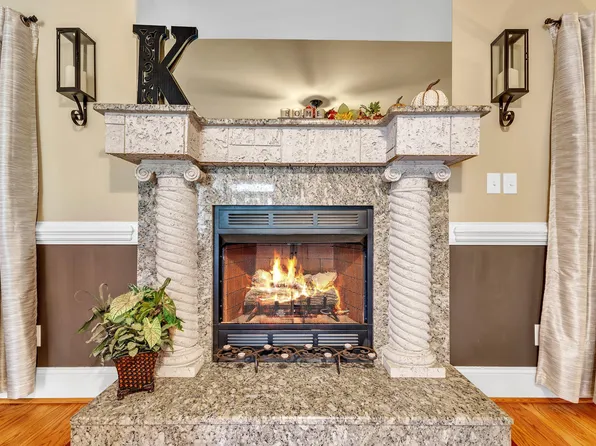319 River Knoll Dr, Clayton, NC 27527