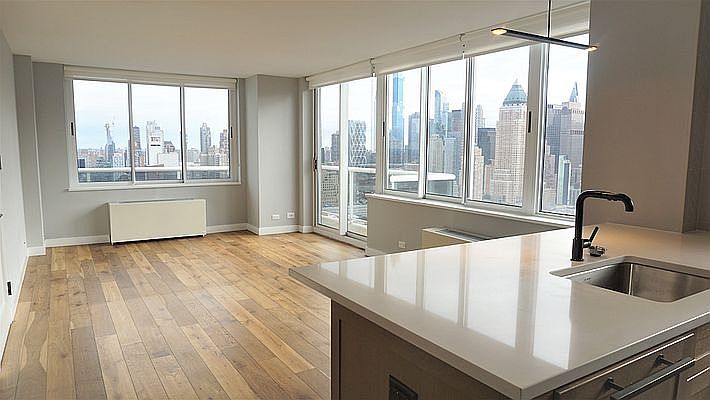 1st image of 560 W 43rd St APT 38A