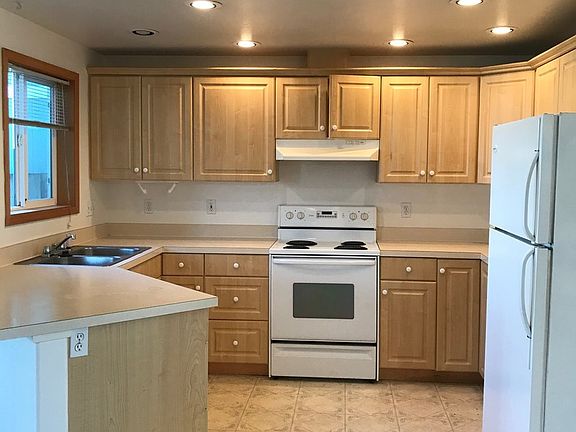 2nd image of 473-475 SE Excel St #473