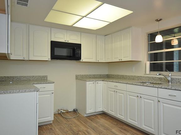 3rd image of 612 N Flagler Ave