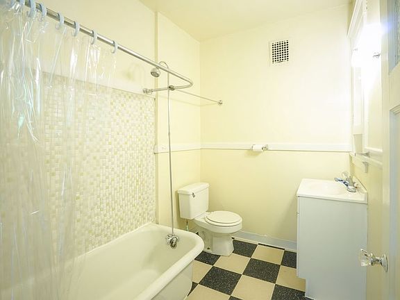 4th image of 605 E Denny Way APT 104