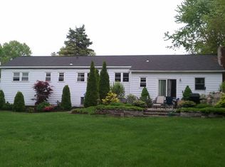 29 Valdepenas Ln, Clifton Park, NY 12065