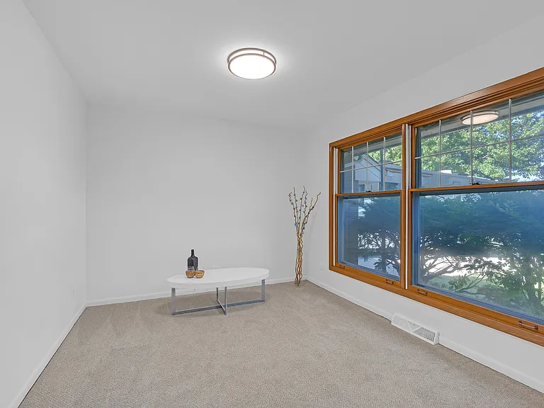 1130 Home Ave — Photo 6
