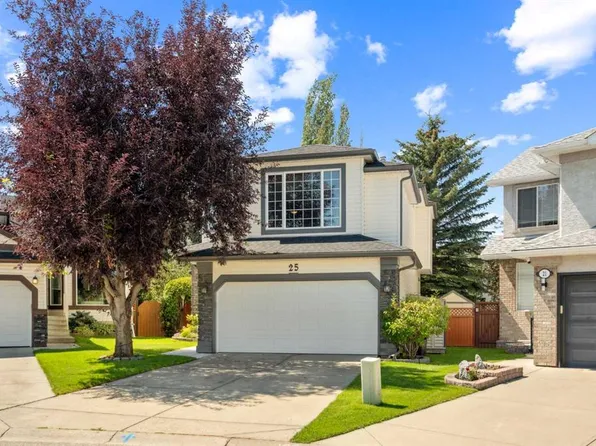 25 E Harvest Park Ct NE, Calgary, AB T3K 4H9