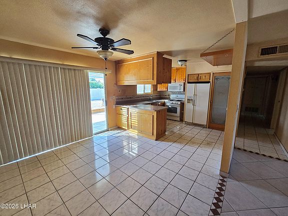 5th image of 246 Smoketree Ave S