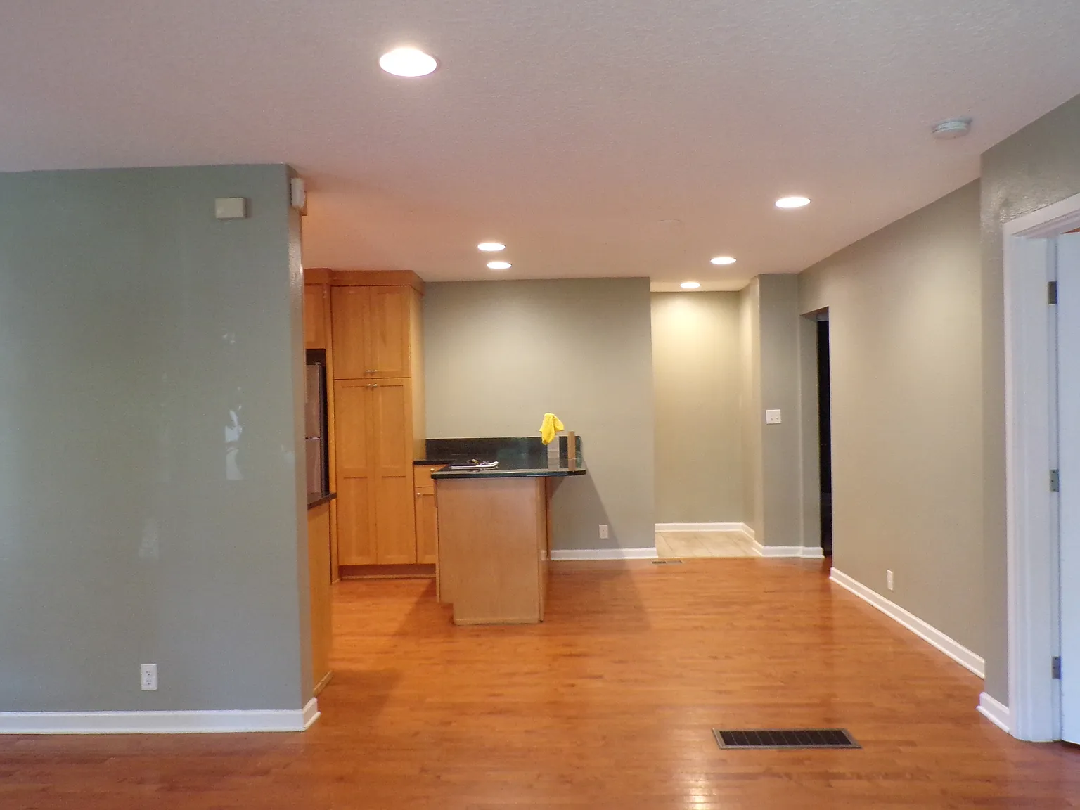 BURB01: 1420 Dollar St - HW - 1 — Photo 3