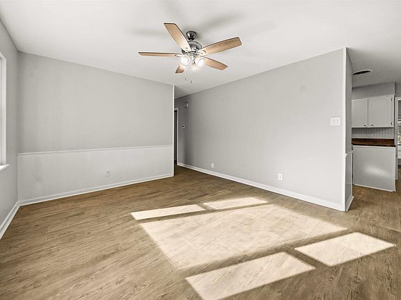 5th image of 3801 Driftwood Ln