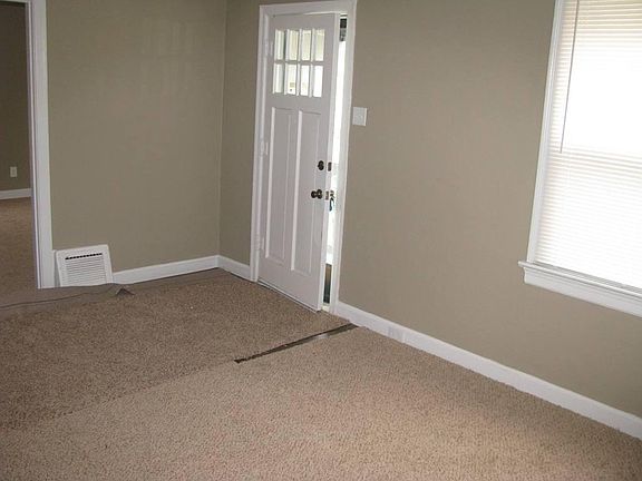 3rd image of 7117 Seymour Dr