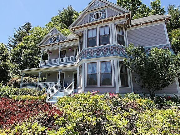 2nd image of 326 Green St