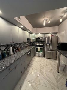 300 Bayview Dr APT 2014, Sunny Isles Beach, FL, 33160