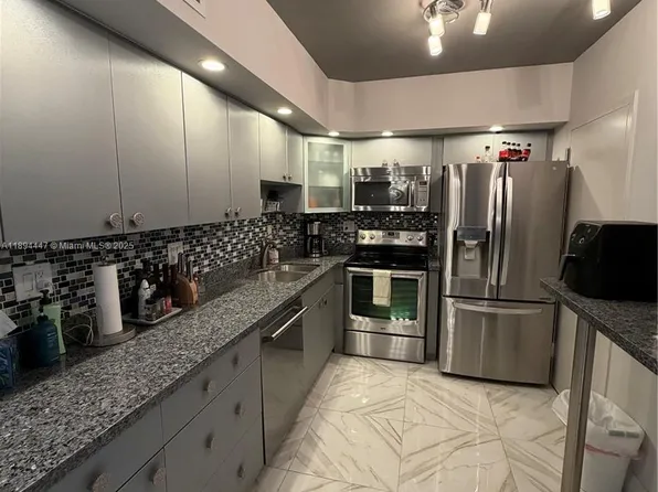 300 Bayview Dr APT 2014, Sunny Isles Beach, FL 33160