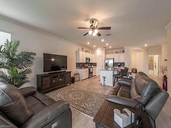 3rd image of 10381 Prato Dr