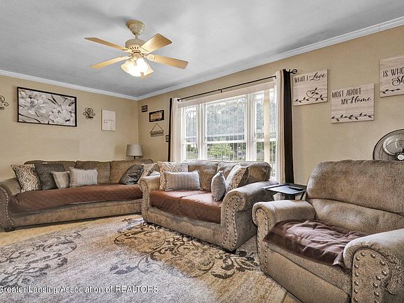 3rd image of 1804 Bradley Ave