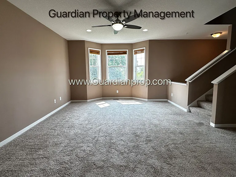 11920 Emery Village Dr N — Photo 24