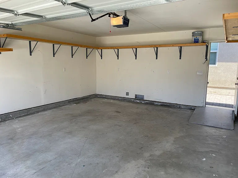 240 W Lemon Ave #B — Photo 17