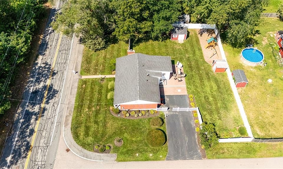1st image of 215 Mendon Rd