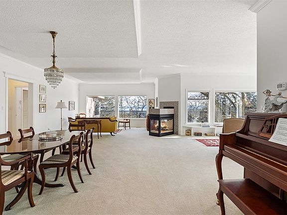 4th image of 928 Cobblestone Ln