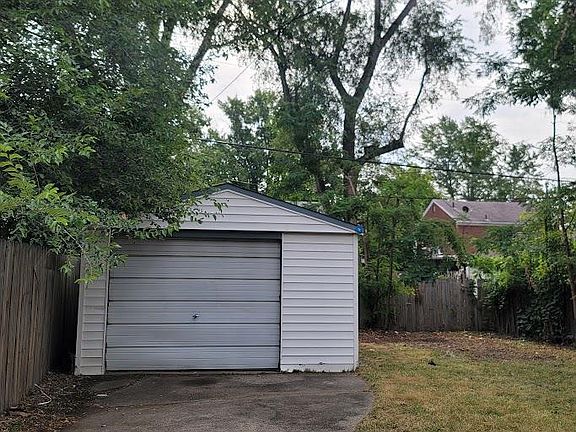 3rd image of 20024 Hartwell St