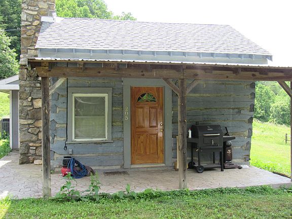 2nd image of 1205 Dewitt Dr