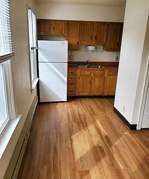 4 Lewis Ave — Photo 3