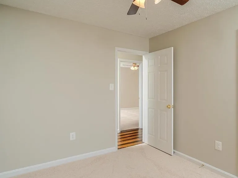 11818 Sylvia Dr — Photo 19