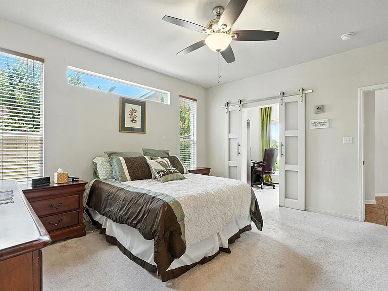 1802 Misty Ridge Dr — Photo 16