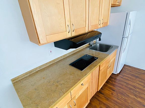 5th image of 10082 W Bay Harbor Dr #4