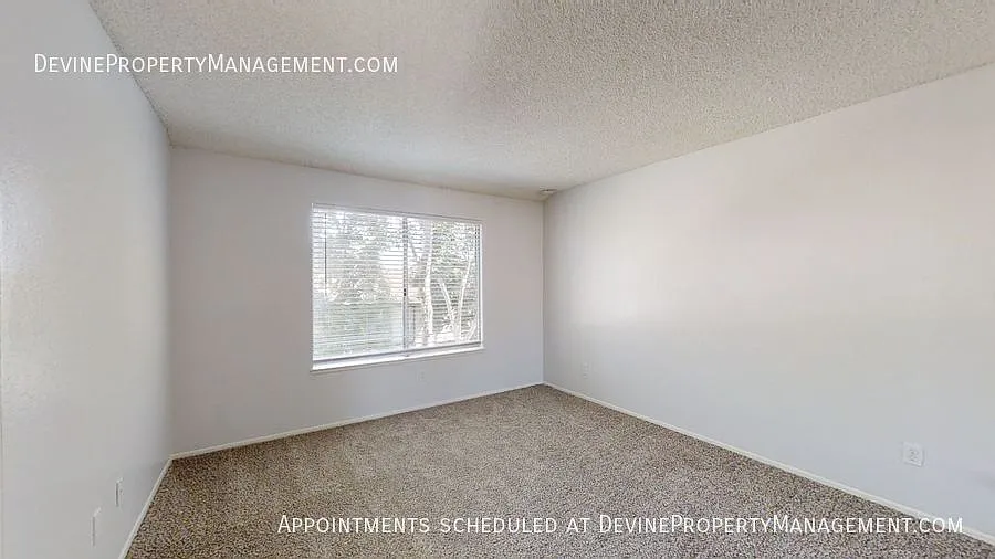 Corona Townhome — Photo 4