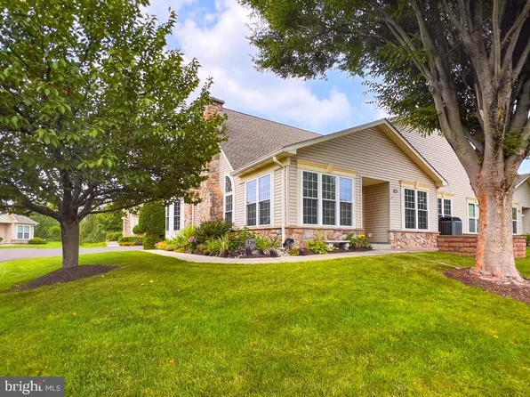 120 Shady Brook Dr #89, Langhorne, PA 19047