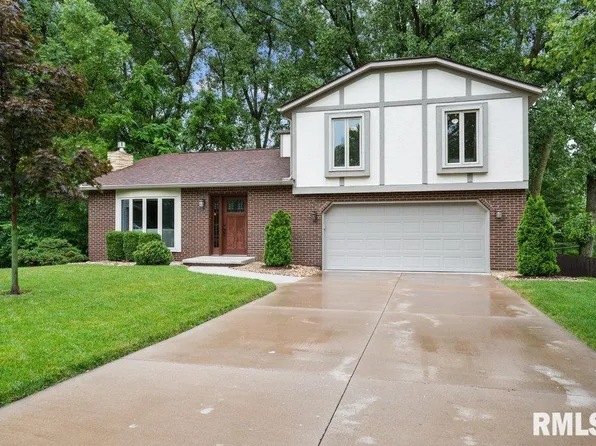 9003 34th St W, Rock Island, IL 61201