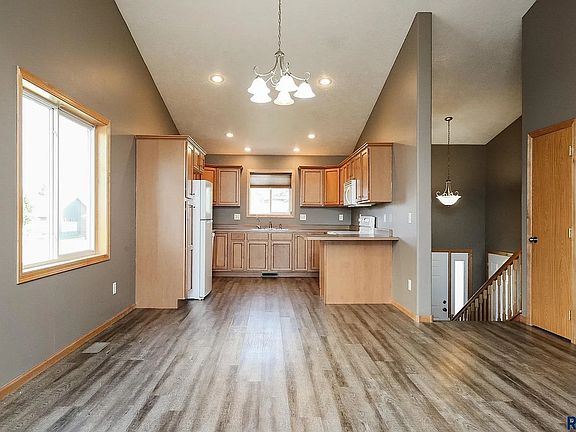 2nd image of 3509 W 93rd St