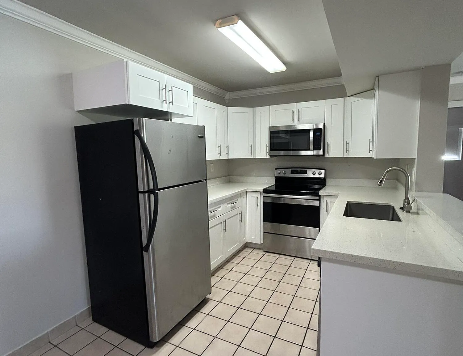 2 bed, 2.0 bath, 1016 sqft, $2,300 — Photo 2