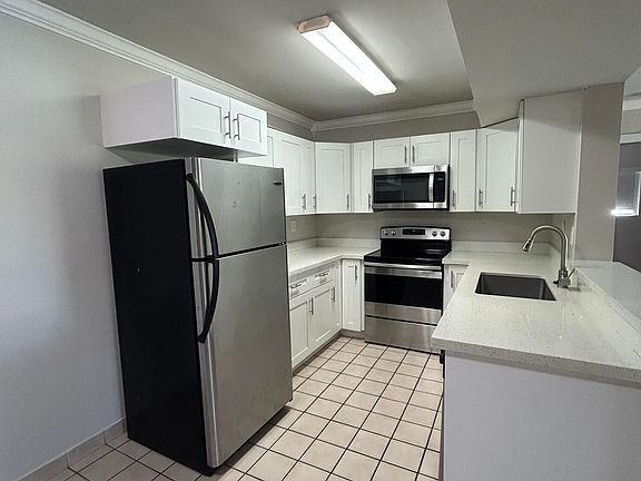 2nd image of 450 Palm Cir W APT 103
