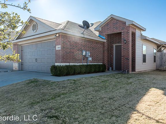 2nd image of 1043 Newcastle Dr