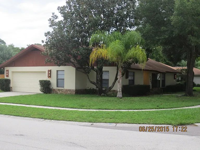 2002 Sycamore Ln — Photo 2