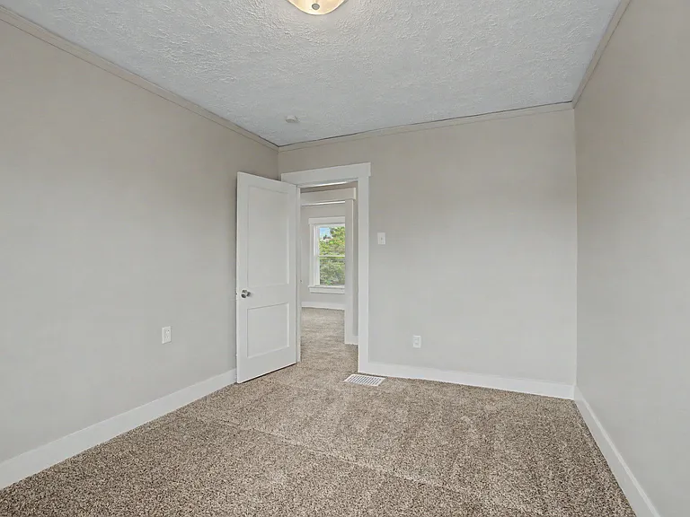 2600 Wayne Ave — Photo 25