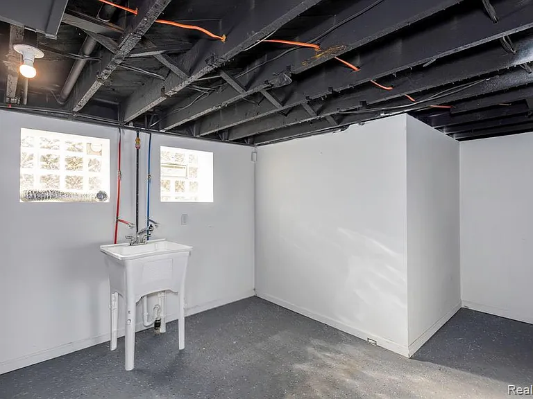 2513 Concord St — Photo 32
