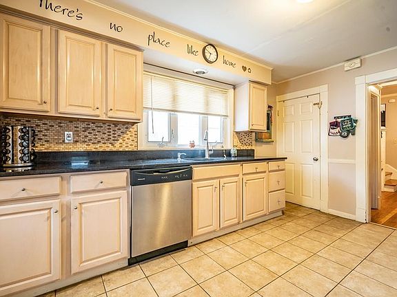 2nd image of 63 Eleanor Rd
