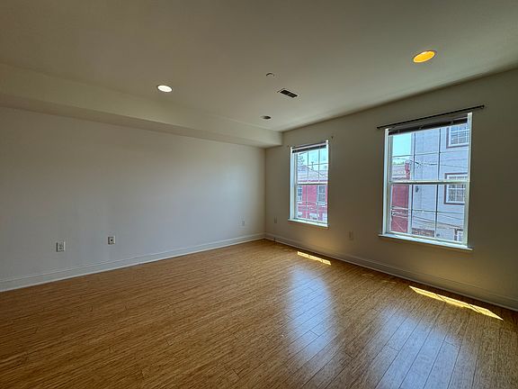 2nd image of 1131 W Nevada St APT 2